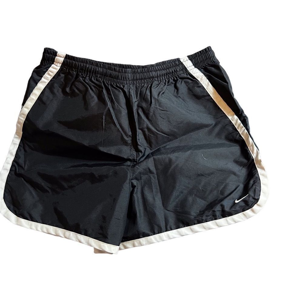 Traditional Nike shorts (Juniors)